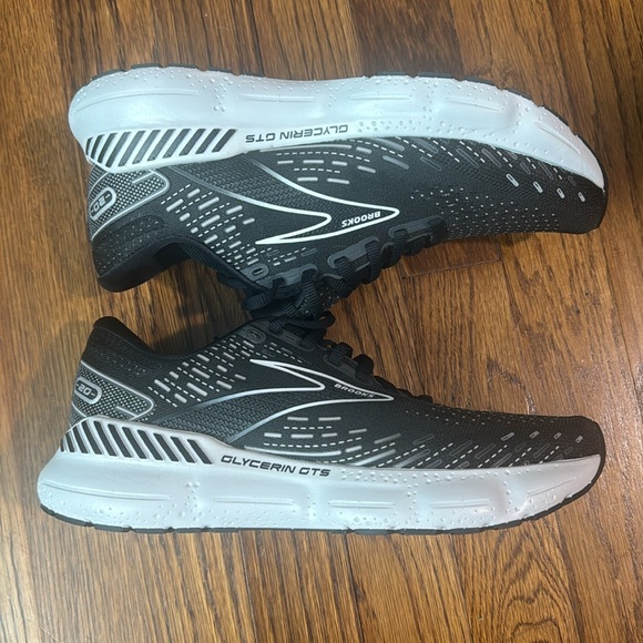 Brooks women’s shoes new without tags - Picture 2 of 6